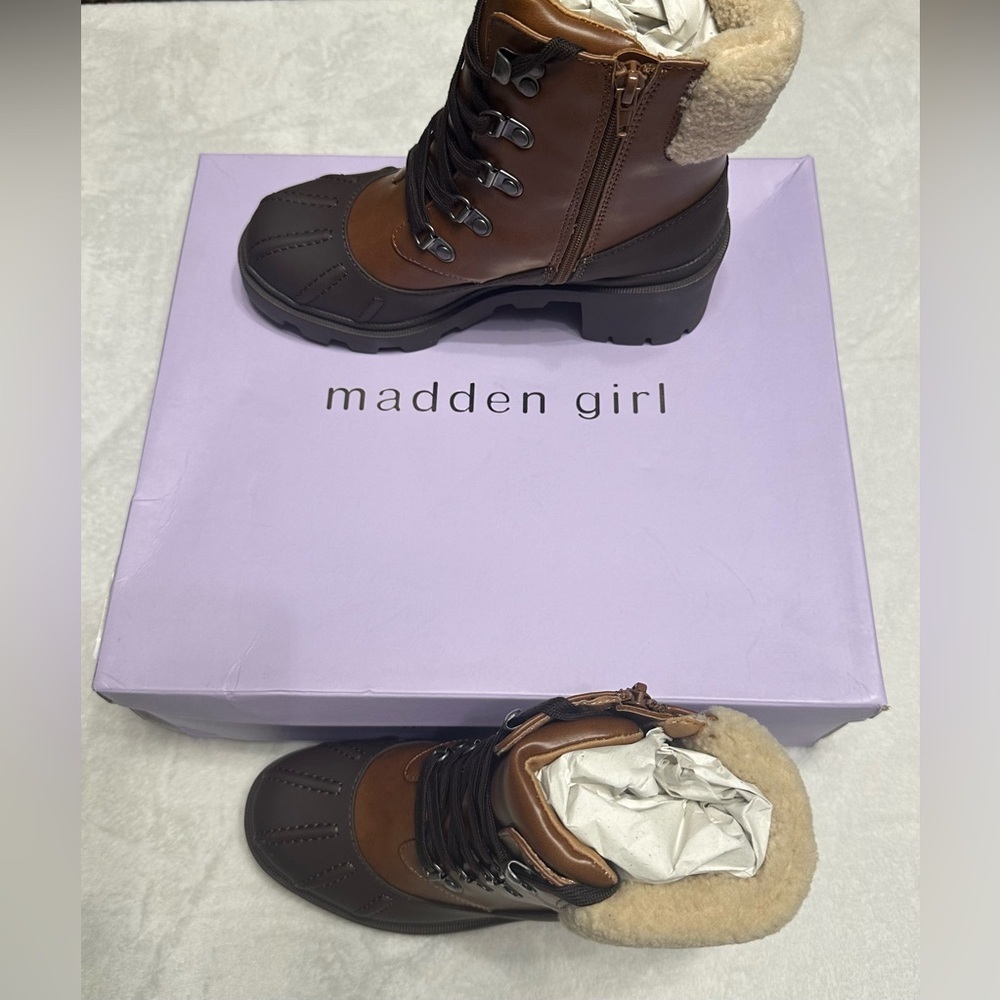 Madden Girl Women's Brown Winter Boots Size 6 NIB